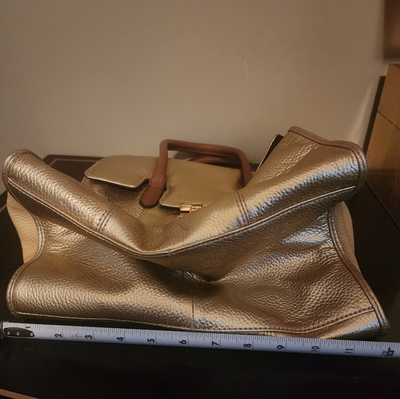 Tommy Hilfiger Turnlock Pebble Leather Colorblock Convertible Top Handle - Picture 13 of 14